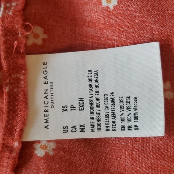 American Eagle: Button-up Crop Blouse, Size XS, Red-Orange - Picture 7 of 7